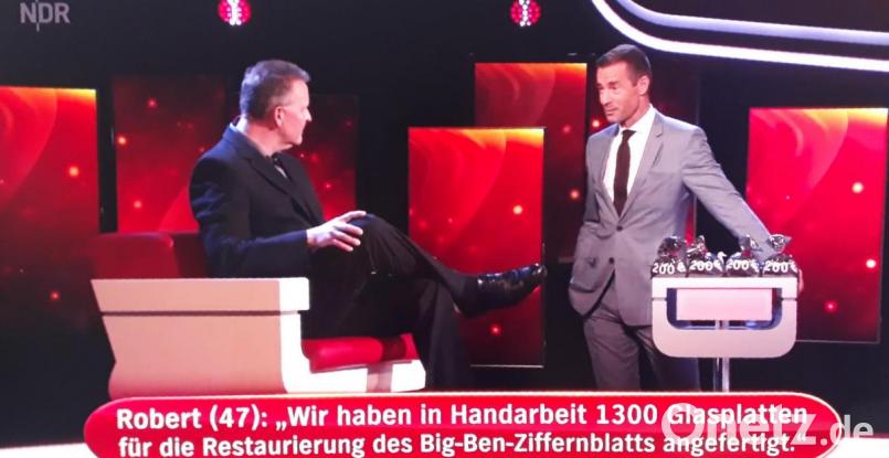 Robert Christ (links) und Moderator Kai Pflaume während der Sendung &quot;Kaum zu glauben!&quot; Screenshot: NDR/exb