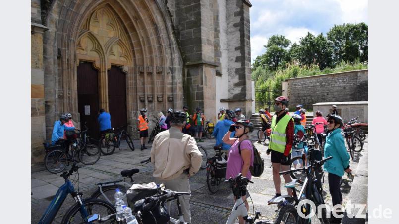 In Amberg angekommen, besichtigt die Gruppe de St. Georgskirche. Bild: mül