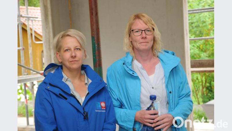 Sie freuen sich auf die neuen Aufgaben: Brigitte Riederer (rechts), Pflegedienstleiterin der Sozialstation, und ihre Vertreterin Katharina Morgenstern, die die Leitung der Tagespflege übernehmen wird. Bild: Joachim Gebhardt