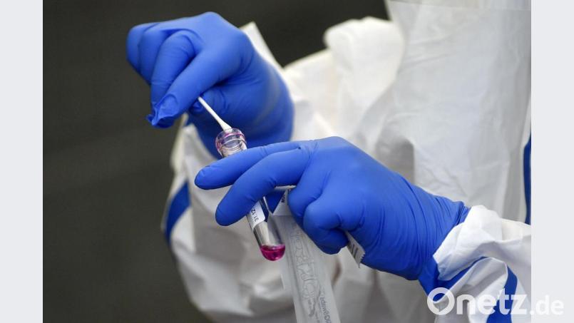 Ein Test brachte Gewissheit, was eine 31-jährige Amberg-Sulzbacherin ohnehin schon ahnte: Sie hatte sich vor einigen Wochen mit dem Coronavirus infiziert. Bild: exb/Hendrik Schmidt