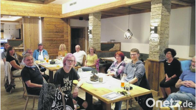 Unter Einhaltung der Corona-Regeln traf sich der Sulzbach-Rosenberger Ortsverband der Grünen im Gasthof Zum Wulfen. Bild: exb