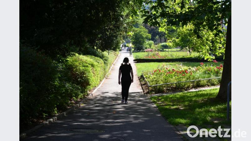 Raus aus dem Dunkel, hinein ins Leben: Denise hat einen Weg gefunden, ihre Alkoholsucht zu besiegen. Bild: tk