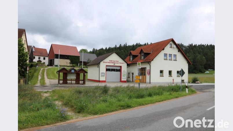 Der Ortseingang vom Feuerwehrhaus in Achtel soll umgestaltet werden Bild: lei