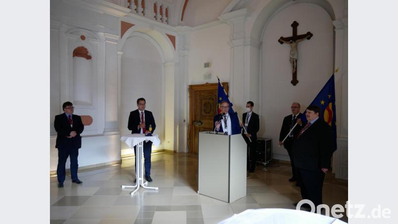 Bürgermeister Bernd Sommer begrüßte die Teilnehmer der Paneuropa-Tage in der Klosteraula. Bild: hmr