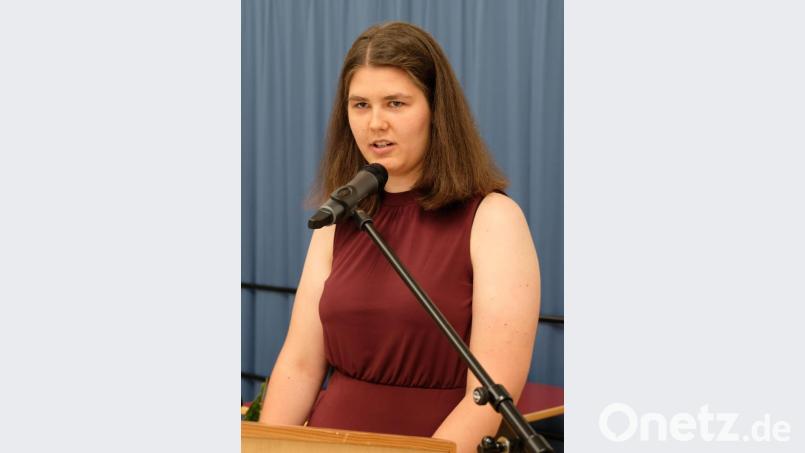 Abi-Jahrgangssprecherin Johanna Ziegler gibt Antworten auf &quot;noch offene Fragen&quot;. Bild: do