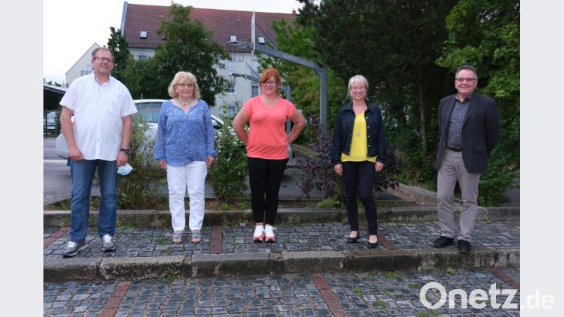 Der Förderkreis der Willmannschule hat eine neuen Vorstand (von links): Vorsitzender Josef Walch, Stellvertreterin Anita Hilburger, Kassierin Stephanie Wagner, Schriftführerin Raffaela Pichl und Schulleiter Norbert Knauer. Bild: usc