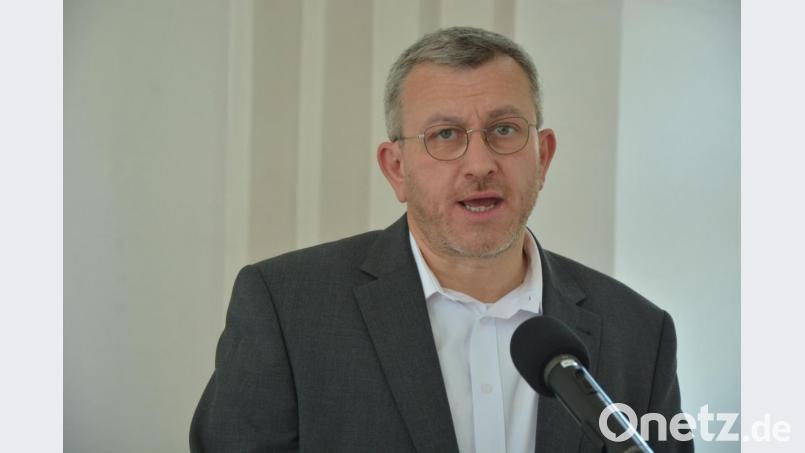 Hausoberer Bruder Markus Adelt hatte für jeden der Absolventen ein paar nette Worte übrig. Bild: jr