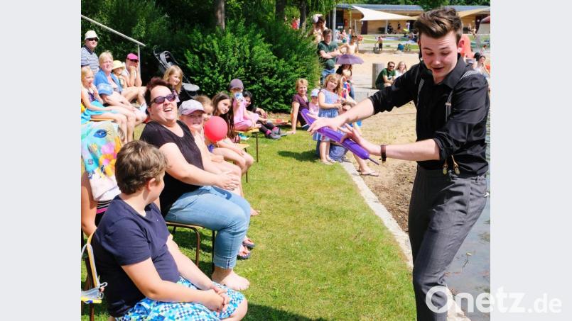 Magier Marius versteht es, auch das Publikum in seine Show einzubinden Bild: do