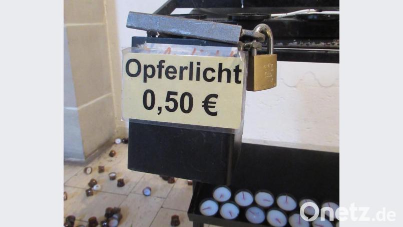 Der Opferstock in der Dreifaltigkeitskirche hielt dem Aufbruchsversuch stand, wurde aber beschädigt. Bild: piam