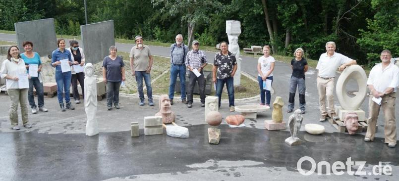 Trotz Blasen an den Händen und Staub auf der Kleidung waren sich die Teilnehmer einig, dass sich der Workshop gelohnt hat. Bild: exb