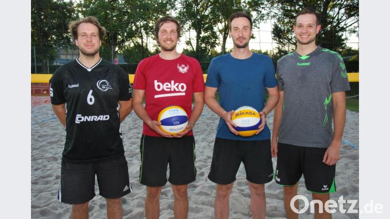 Spielertrainer Flo Birner, Lukas Neidl, Fabian Buck, Julius Spantig (von links)