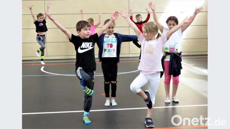 Für den Festakt hatten die Kinder unter anderem einen Tanz einstudiert. Bild: ubb