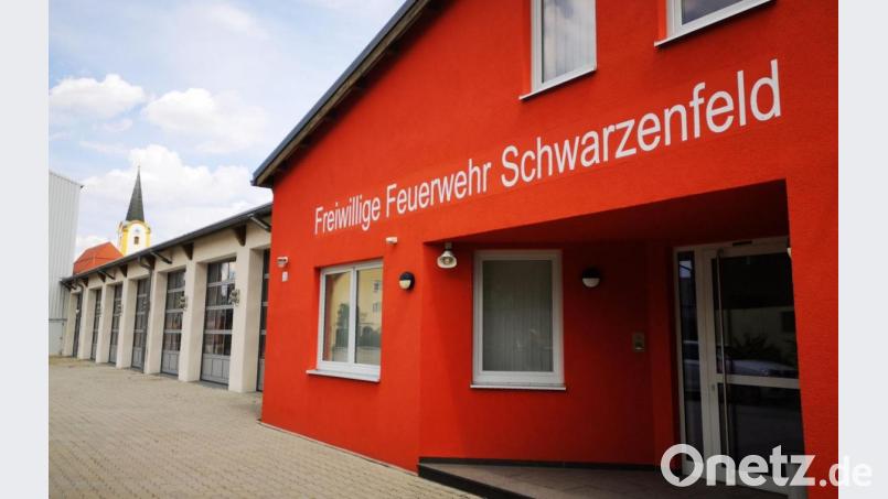 Bis zum Jahr 2022 müssen die Wehren auf eine digitale Alarmierung umgestellt worden sein. Dazu ist es unter anderem nötig, die analogen Pager durch digitale Pager zu ersetzen. Der Marktrat hat nun einen entsprechenden Auftrag in die Wege geleitet. Bild: Thomas Dobler