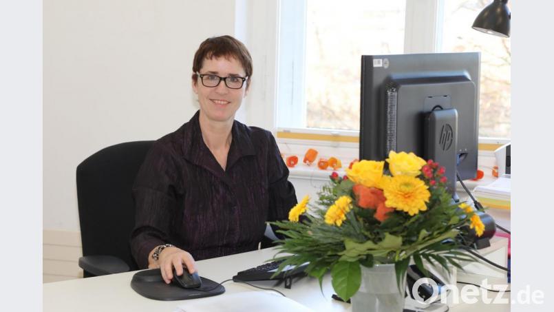 Christina Lanzl an ihrem neuen Arbeitsplatz im Oberpfälzer Künstlerhaus. Nach vielen Jahren in den USA ist sie in die Oberpfalz zurückgekehrt. Bild:  Gerhard Götz