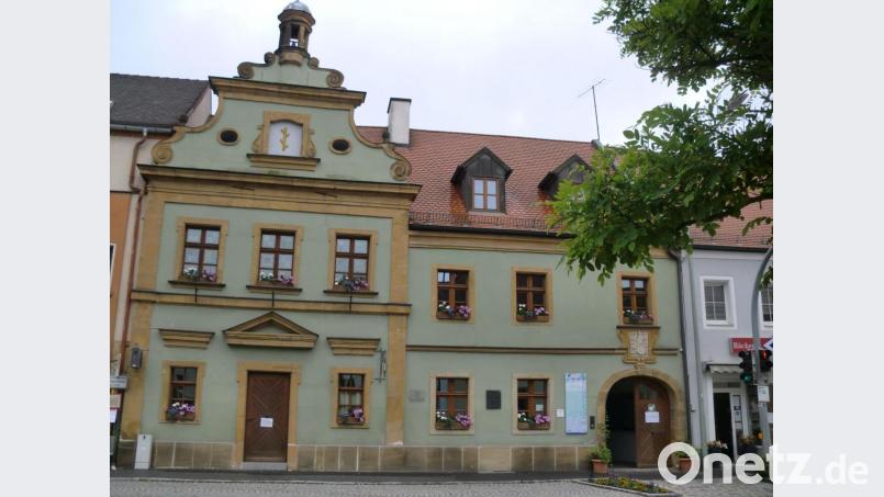 350 Jahre alt und immer noch wunderschön: So präsentiert sich das alte Rathaus heute im Herzen von Schnaittenbach. Bild: sh