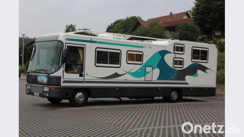 Wer solch ein stattliches Wohnmobil fahren will, sollte schon einige Erfahrung vorweisen können, zumal es seitenwindempfindlich ist. Also lieber etwas defensiver fahren, rät Schuller. Bild: kro