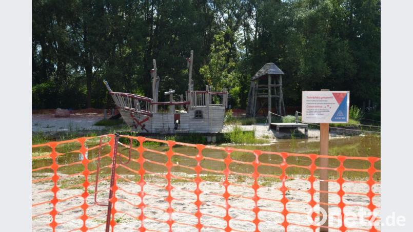 Alles, was am Piratenspielplatz mit Wasser zu tun hat, darf nicht genutzt werden. Wie lange das so sein wird, kann im Moment niemand sagen. Bild: tk