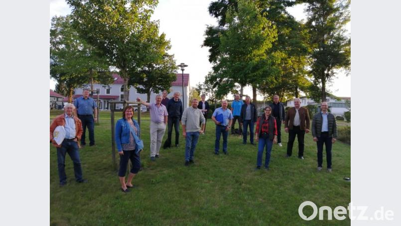Die Mandatsträger der Freien Wähler aus Weiden, Neustadt und Tirschenreuth tauschten sich über verschiedene Themen aus. Bild: Hans Klupp/exb