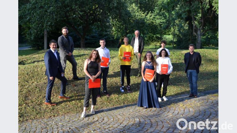 Die jeweils 3 Klassenbesten werden besonders geehrt. Bild: exb