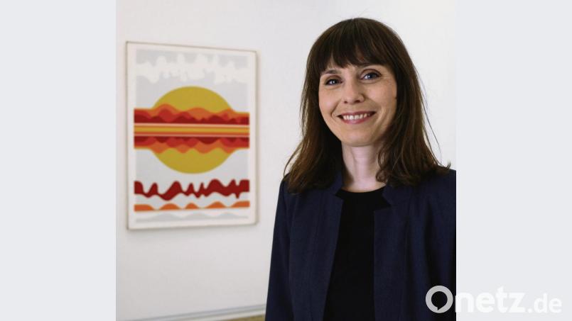 Dr. Verena Hein ist neue Sammlungsleiterin für den Bereich Gemälde und Skulptur im Kunstforum Ostdeutsche Galerie in Regensburg. Sie hat die aktuelle Schau zum Thema Fernweh konzipiert. Bild: Wolfram Schmidt