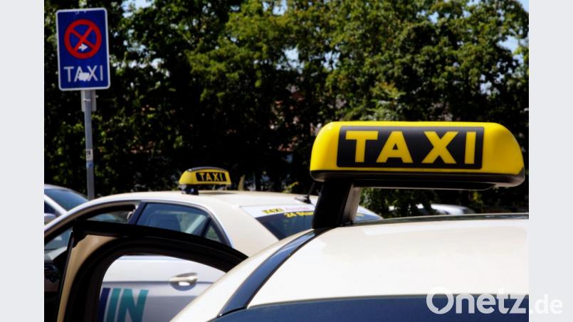 Ist ein höherer Kilometerpreis und ein Zuschlag für Rollstuhlfahrer vertretbar? Da sind sich weder die Mitglieder des Amberger Verkehrsausschusses noch die Taxiunternehmen einig. Bild: Stephan Huber