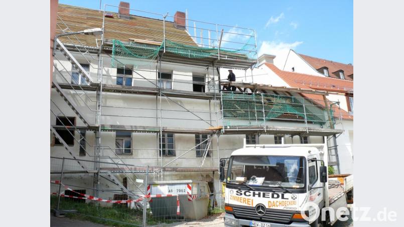 Wohnraum in bester Innenstadtlage kann die Stadt Waldsassen anbieten, wenn die Sanierung des Anwesens Brauhausstraße 2 abgeschlossen ist. Bild: kgg