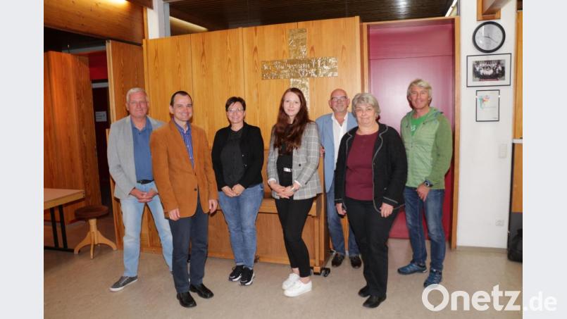 Der Diakonieverein bestätigt den Vorstand für eine weitere Amtsperiode im Amt. Im Bild (von links): Alexander Roth, Pfarrer Hartmut Klausfelder, Heike Schäffler, Sandra Hirschke, Jörg Dollhopf, Käthe Pühl und Konrad Schäffler. Bild: rpp