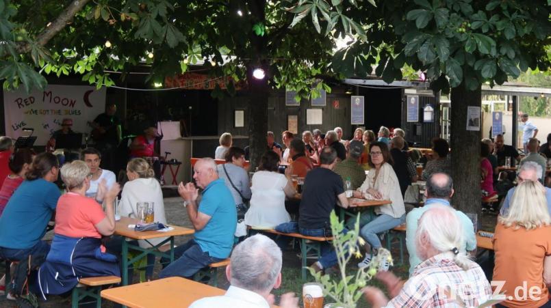 &quot;Red Moon&quot; überraschen die Live-im-Stadtbad-Besucher mit Blues-Klassikern in angenehmer Lautstärke. Bild: Kunz