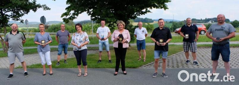Ehrungen bestimmten die Jahreshauptversammlung des 1. SKC (von links) Sportwart Robert Rosenkranz, Martina Vrhovec, Bernd Volkmer, Andrea Paukner, Horst Dilling, Johanna Lenkeit, Manfred Nasser, Vorsitzender Andreas Stahl, Hartmut Paukner und Martin Volkmer. Bild: le