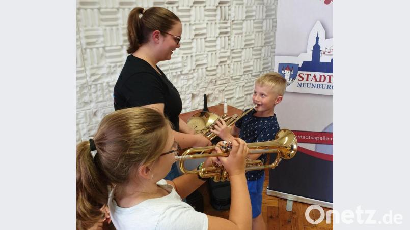 Die Schnupperprobe bei der Neunburger Stadtkapelle war ein fester Termin im Ferienprogramm der ArGe Jugend. Wegen der Corona-Pandemie wird mit den beliebten Veranstaltungen in der schulfreien Zeit in diesem Jahr ausgesetzt. Archivbild: sns