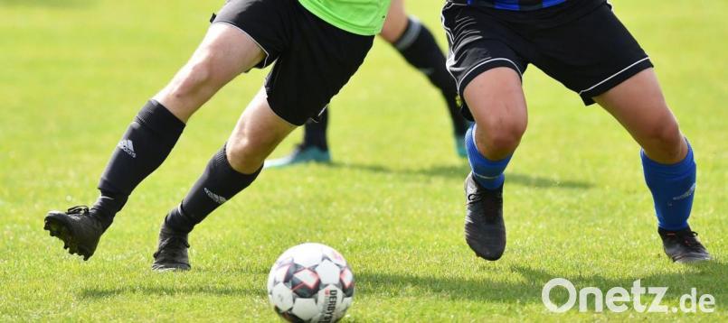 Wettkampf statt Training: Die bayerischen Fußballvereine können darauf hoffen, schon bald grünes Licht für die Austragung von Testspielen zu erhalten. Bild: A. Schwarzmeier