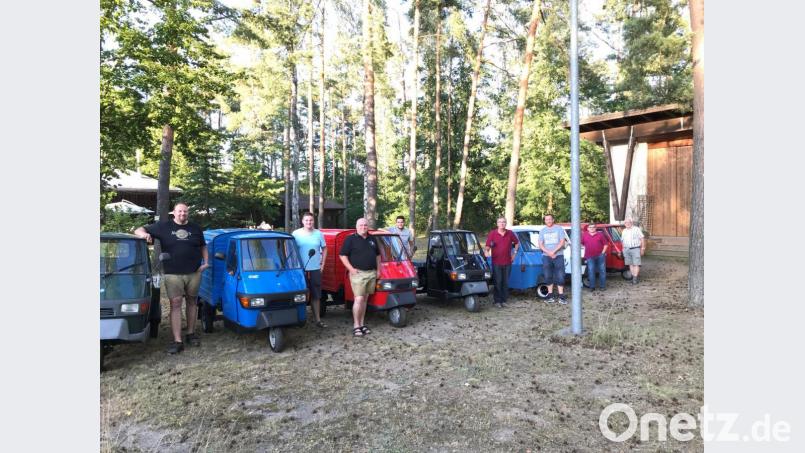 APE-Fahrer gründen Stammtisch „Lago Martello“. Bild: bk