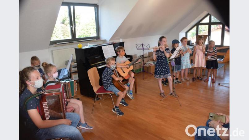 Steirische oder Gitarre ja, Flöte geht aber nicht mit Mundschutz. Bild: fz