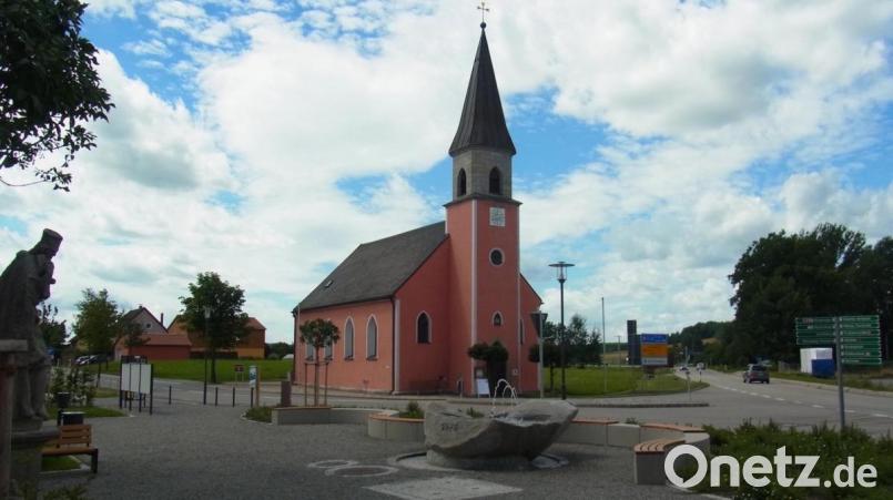 In der und rund um die Autobahnkirche Waidhaus gibt es immer etwas zu tun. Bild: Trägerverein Ökumenische Autobahnkirche/exb