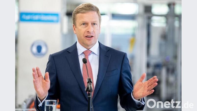 Oliver Zipse hat neue Klimaschutzziele für den Autobauer BMW verkündet. Foto: Matthias Balk/dpa Bild: Matthias Balk