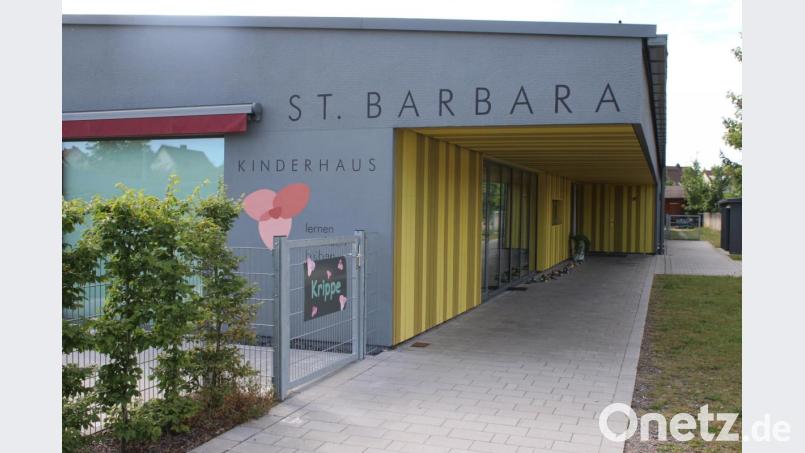 Im Kinderhaus St. Barbara ist nicht genug Platz für alle Buben und Mädchen. Eine Kindergartengruppe soll deswegen übergangsweise in die Schule umziehen. Eine Lösung, die den Eltern Sorgen bereitet Bild: sne