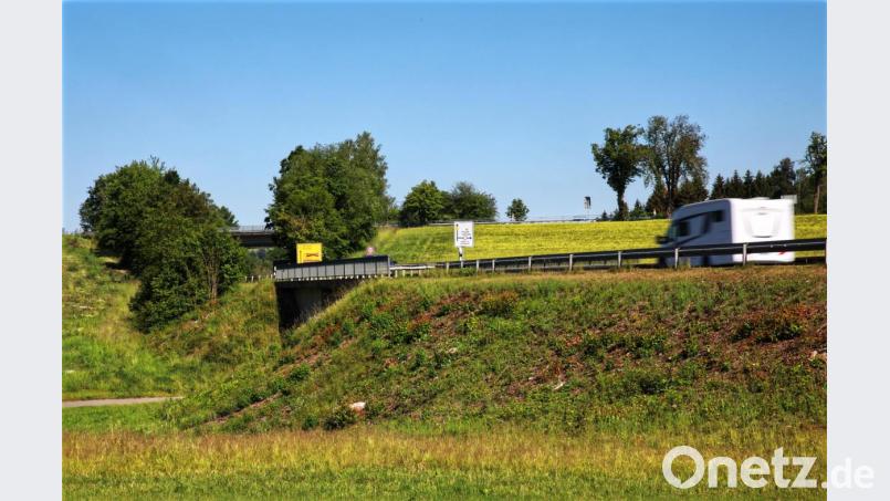 Im Stadtrat Erbendorf berichtete Bürgermeister Johannes Reger über die Baustelle auf der B 299 zwischen Erbendorf und Hessenreuth. Geplant sind auch zwei begleitende Brückenbauten. Bild: njn