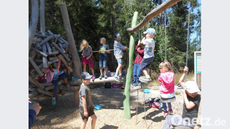 Großen Spaß hatten die Vorschulkinder des Kindergartens St. Hedwig bei einer Abschluss-Wanderung auf dem Sterzer Rundweg. Bild: Kindergarten St. Hedwig/exb