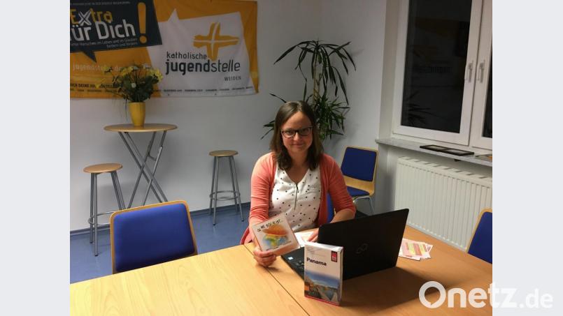 Martina Troidl, die Jugendreferentin der Katholischen Jugendstelle, hat zusammen mit ihrer Chamer Kollegin Franziska Büchl eine virtuelle Ferien-Reise in vier Länder ausgearbeitet: Nepal, Panama, Amerika und Südafrika. Bild: exb