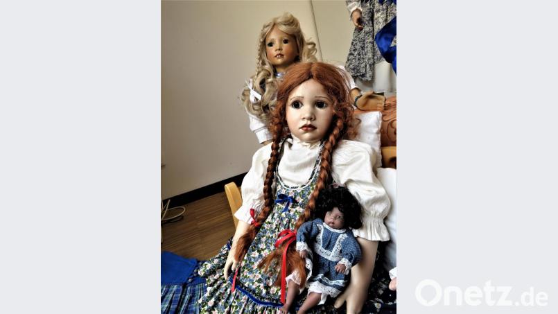 Die feinen Landmädchen sind sehr große Puppen und sehr schön anzuschauen im Detail. Bild: ubb