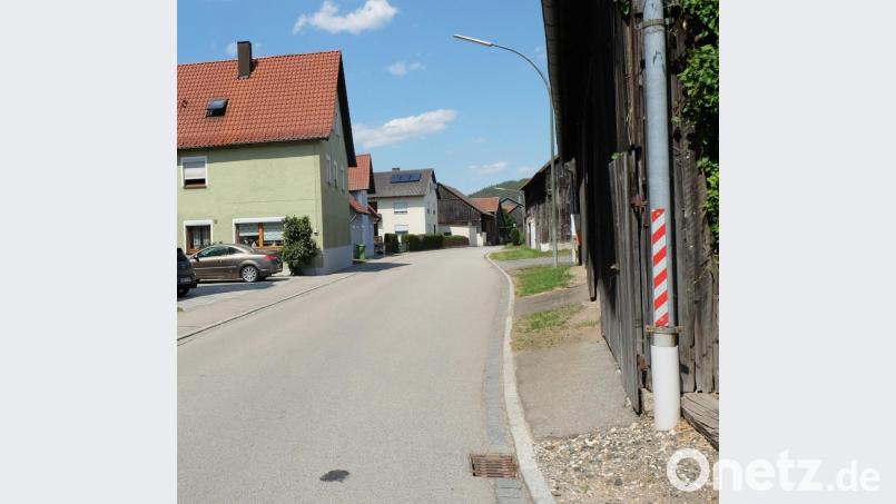 Wird demnächst bei einem Ortstermin erneut thematisiert: Die Engstelle in der Kirchstraße in Wölsendorf. Bild: ohr