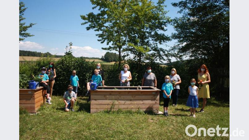 Trotz Masken und Abstandhalten fühlten sich die Kinder im vergangenen Jahr pudelwohl in der offenen Ganztagesschule der Grundschule Oberbibrach. Das pädagogische Personal des Vereins &quot;Hängematte&quot; hatte daran großen Anteil, wie die Kleinen übereinstimmend berichten. Bild: edo