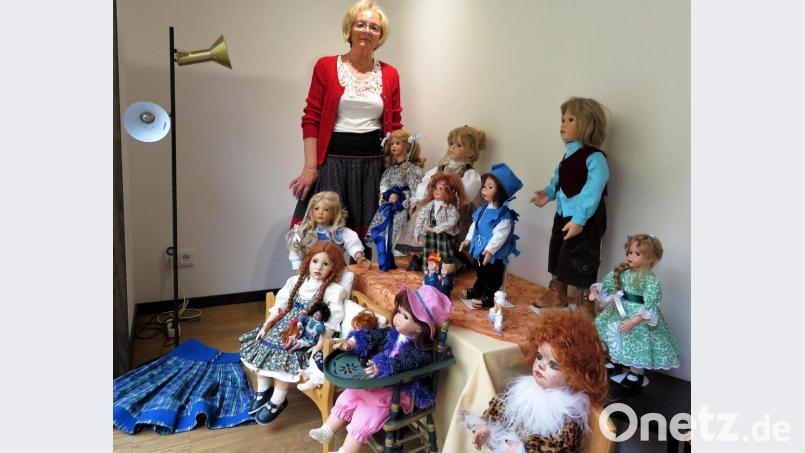Vera Scherbl macht seit 18 Jahren Puppen. Jeder ihrer "Kinder" bekommt einen eigenen Namen und hat einen ganz eigenwillig eigenen Charakter. Bild: ubb