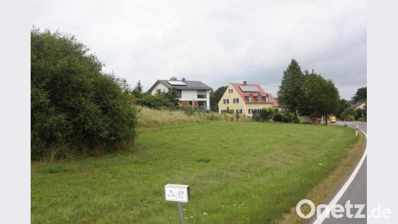 Als einen wichtigen, aber nur kleinen „Tropfen auf den heißen Stein“ bezeichnete Architekt Emil Lehner die Ausweitung des Baugebietes „An der Schäferkapelle“. Bild: wro