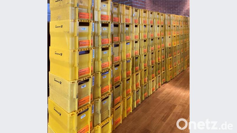 Die Briefwahlunterlagen sind bereit zum Abtransport. Bild: Stadt Weiden