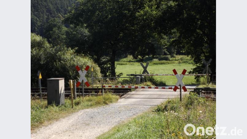 Die Anrufschrank am Fahrradweg soll durch eine selbstständig sich öffnende Schranke ersetzt werden. Bis es soweit ist, wird noch einige Zeit vergehen. Bild: bnr