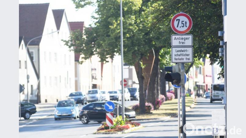 Künftig sollen bis auf Anlieger keine Fahrzeuge mit mehr als 7,5 Tonnen mehr durch die Freyung fahren dürfen. Bild: Gabi Schönberger