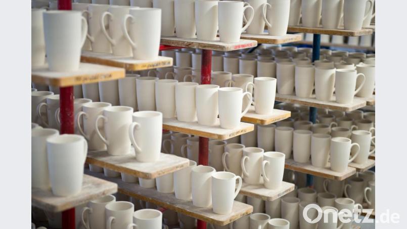 Die BHS tabletop AG ist Hersteller von Porzellan für die Außerhaus-Verpflegung. Zu den Kunden des Unternehmens gehören Hotels, Restaurants, Kantinen, Krankenhäuser sowie Flug- und Schifffahrtslinien auf der ganzen Welt. Archivbild: David Ebener/dpa