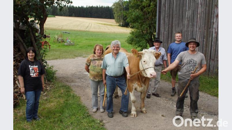 Statt ihrem Auftritt auf der Bühne am Eulenberg hatte die &quot;Rosl&quot; kürzlich im Hof vom Lindauer Wirt mit den Paschern Ausgang. Bild: mmj
