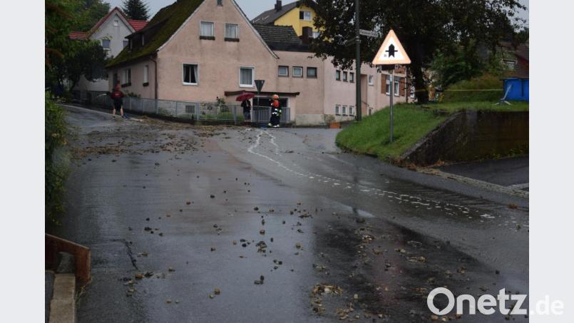 Der Rest wurde bis über die Vohenstraußer Straße und weiter geschwemmt. Bild: fla